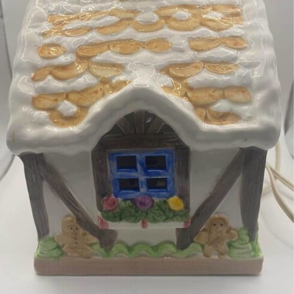 Vintage Mid Century Christmas Village Gingerbread House Lamp - Picture 4 of 5